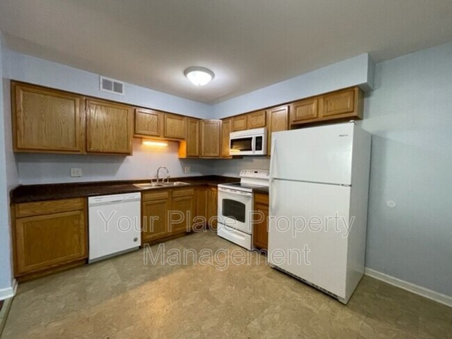 Building Photo - 111 Harbor Dr