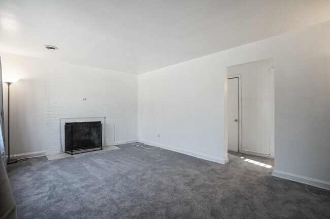 Building Photo - 7709 Ravine Dr