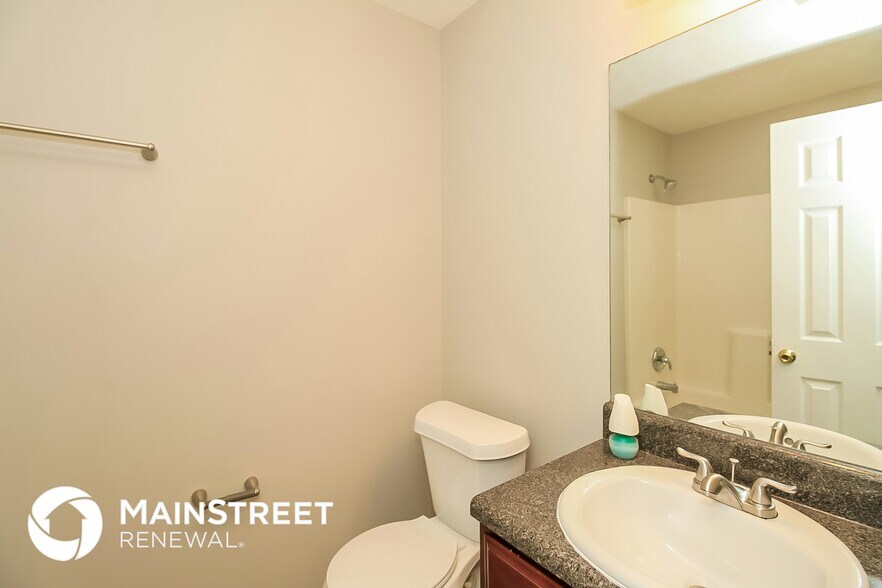Building Photo - 7 Mineral Springs Ct