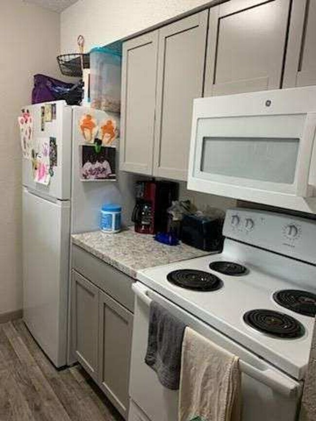 Sunrise Apartments LLC 16 Unit 910 E 2nd St Litchfield MN 55355 Apartment Finder