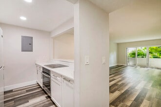 Building Photo - 1235 Mariposa Ave