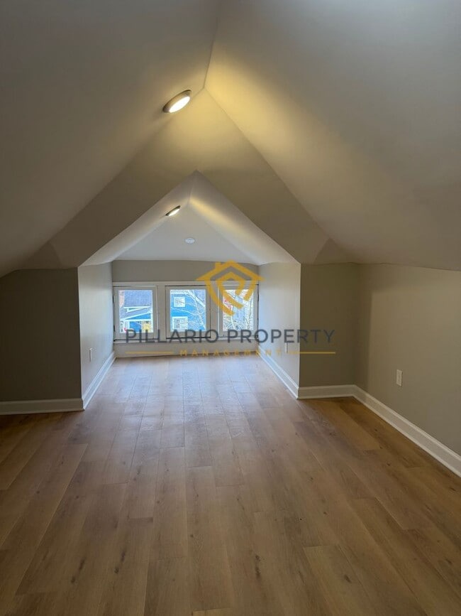 Building Photo - Fully Renovated 3-Bedroom/2-Bathroom with Huge Loft, Near Ellenberger Park, Available NOW!