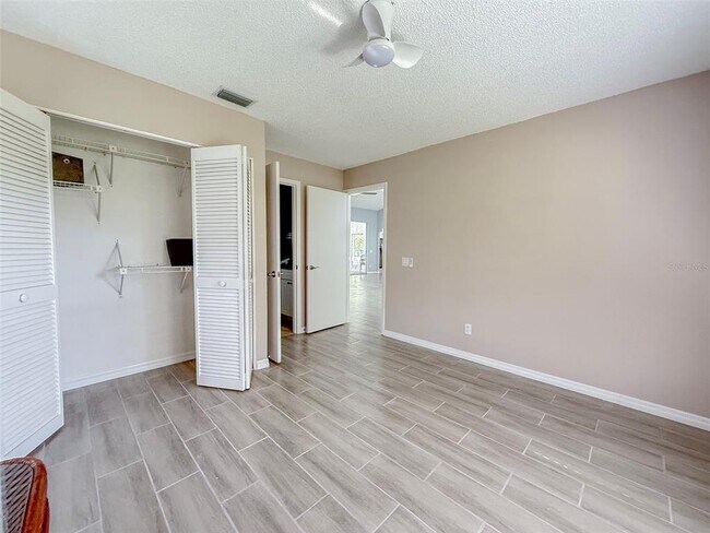 Building Photo - 5708 Garden Lakes Fern