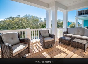 Building Photo - PERFECT "WORK FROM HOME" LOCATION TO ESCAPE THE WINTER