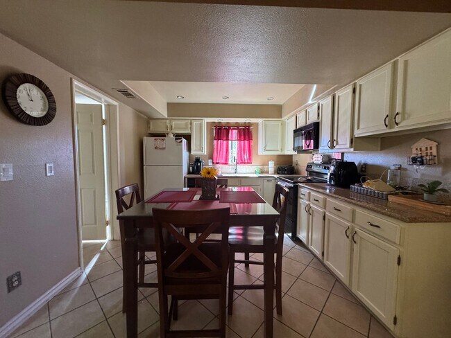 Building Photo - *2BR 2BA Furnished Condominium Riverfront with Dock, Private Beach