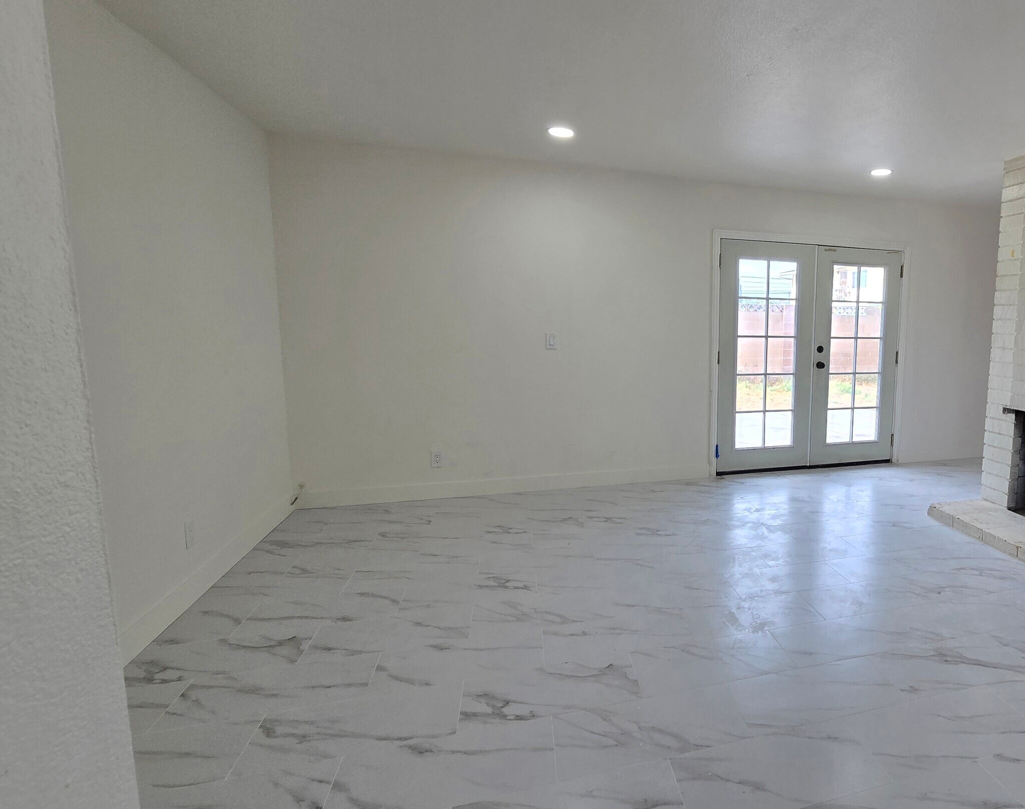 Building Photo - 10131 Beverly Ln