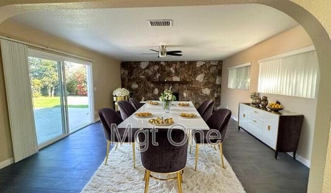 Building Photo - 1899 Dawn Ridge Dr