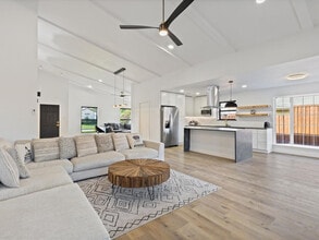 Building Photo - 3404 Newkirk Dr