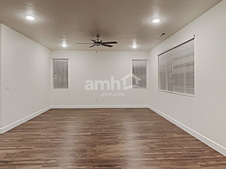 Building Photo - 9486 W Chino St