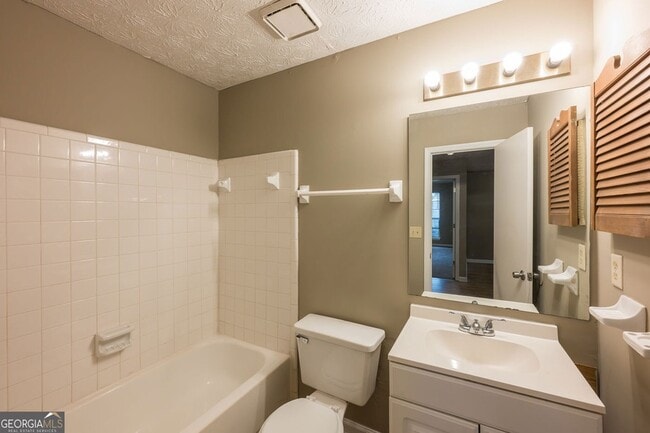 Building Photo - 4838 Westridge Dr