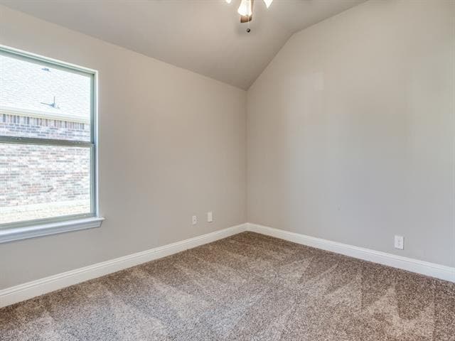 Building Photo - 533 Redbud Dr