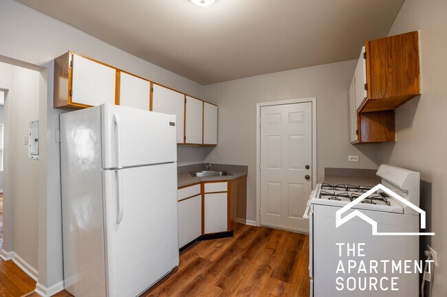 Building Photo - 5746 N Winthrop Ave