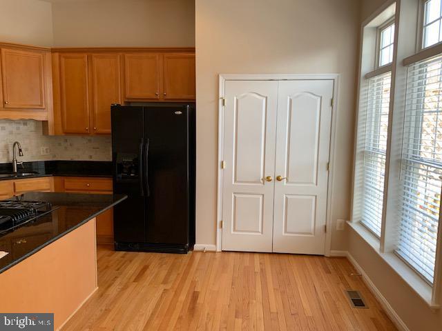 Building Photo - 22004 Avonworth Square