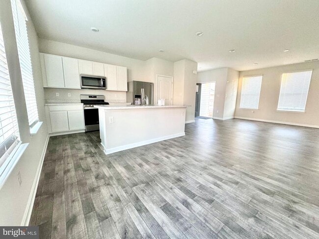 Building Photo - 65 Filbert Dr