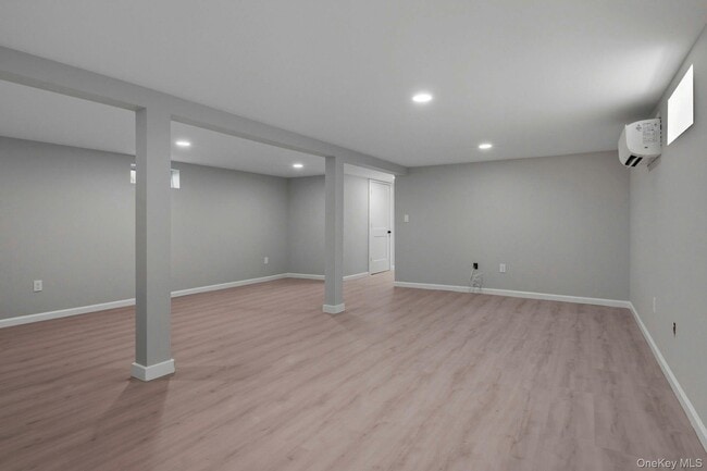 Building Photo - 23 Cedar Ave