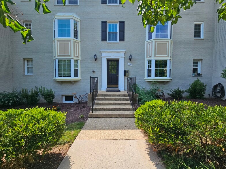 Building Photo - 814 S Arlington Mill Dr