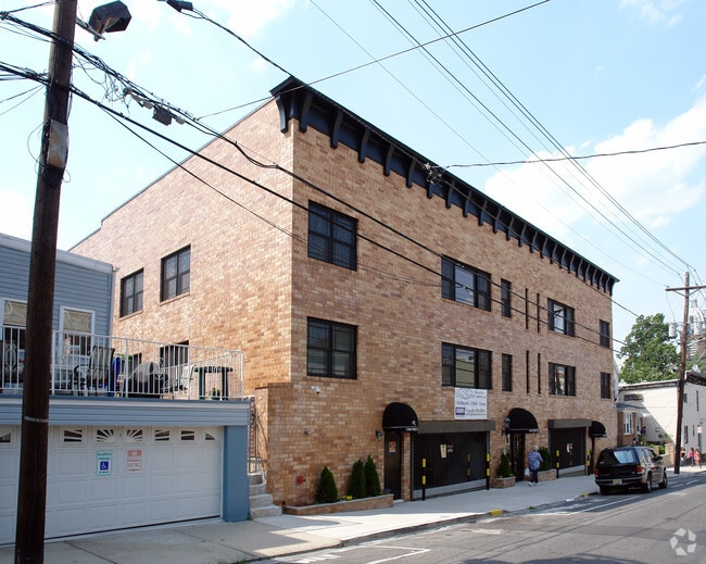 Building Photo - West Ridge Estates