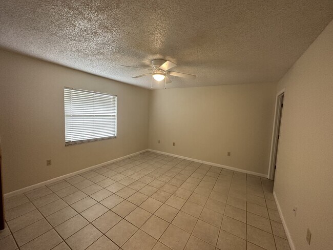 Building Photo - North Lakeland 1/2 Duplex For Rent