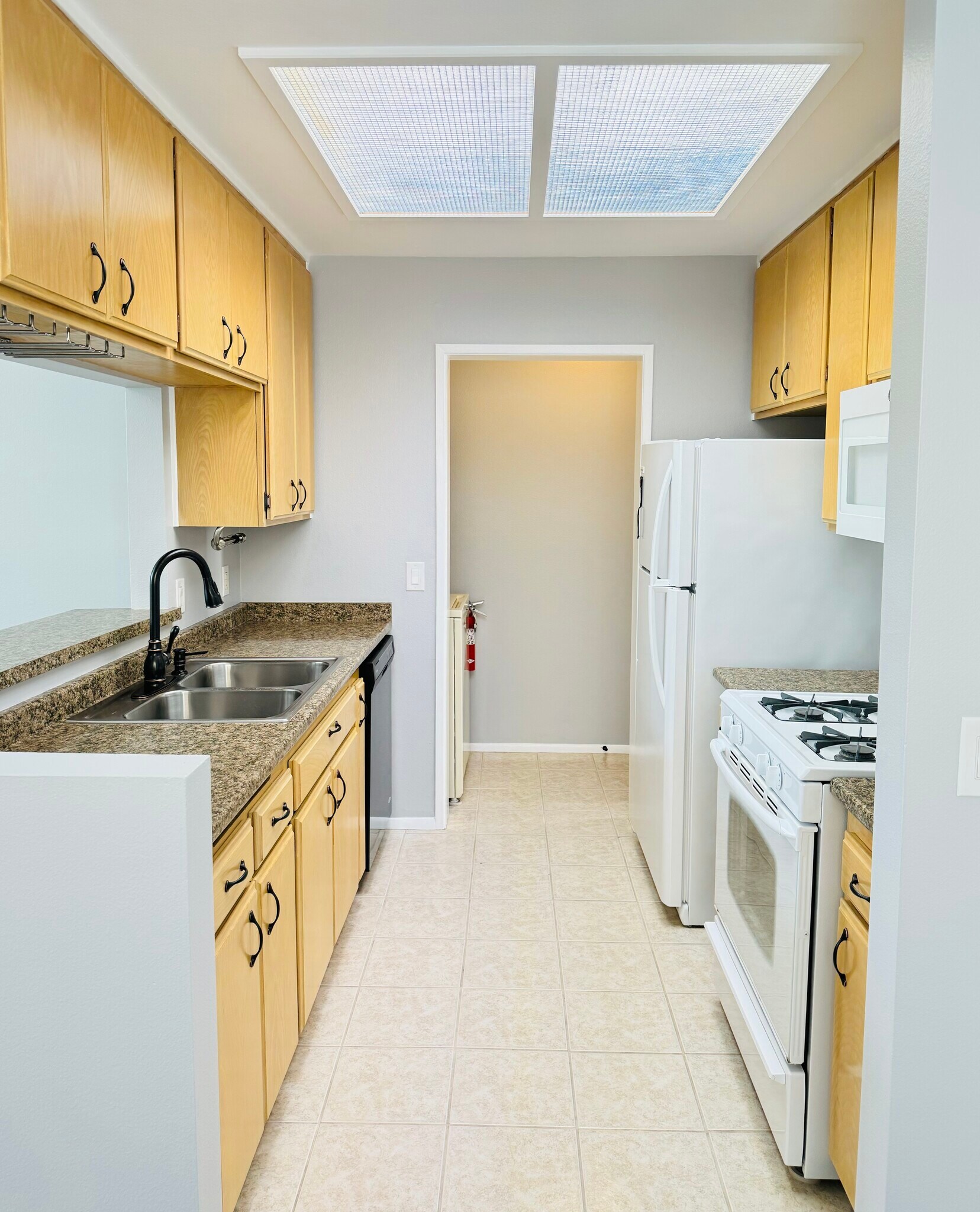 Kitchen - 188 Hurst Ave