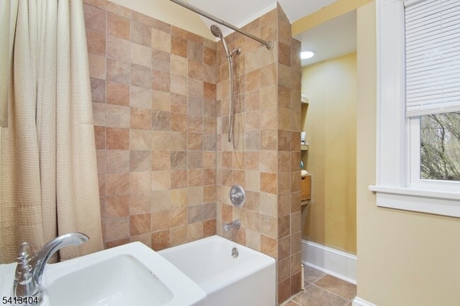 Building Photo - 43 Estling Lake Rd