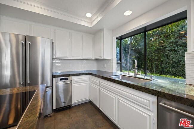 Building Photo - 3630 Roberts View Pl