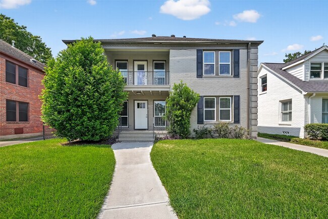 Primary Photo - 2328 McClendon St