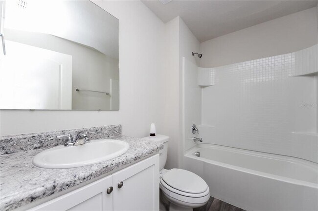 Building Photo - 208 Gladiola Ct