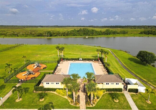 Building Photo - 4800 Riverwalk Dr