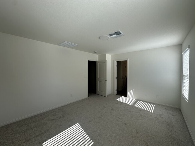 Building Photo - 9125 Rivington Ave