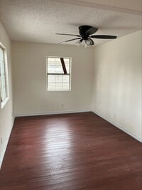 Building Photo - 1151-1153 E 88th Pl