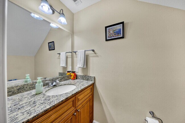 Building Photo - 511 Arbor Lake Dr
