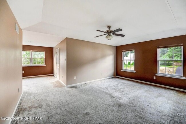Building Photo - 115 Daffodil Dr