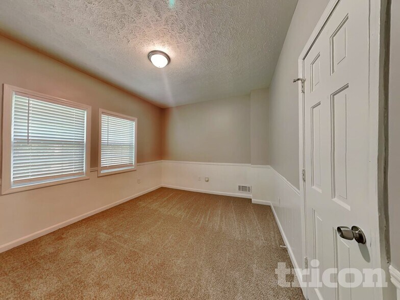 Building Photo - 515 Westbridge Dr