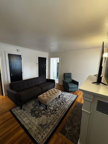 Building Photo - 612 Union St