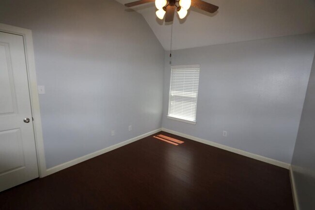 Building Photo - 28238 Daystrom Ln