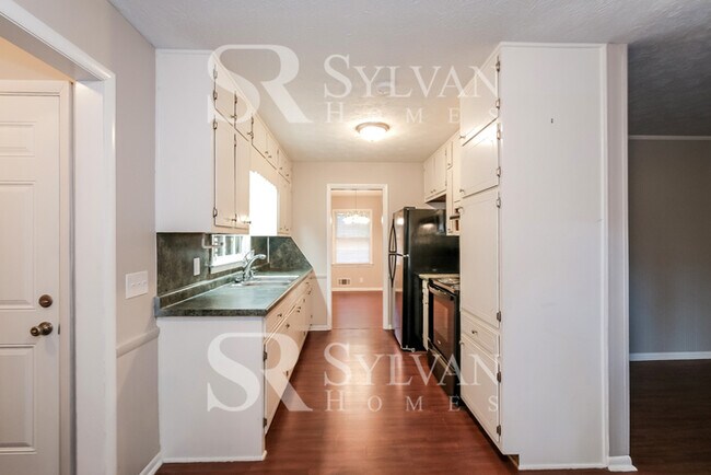 Building Photo - Coming HOME never felt so good!