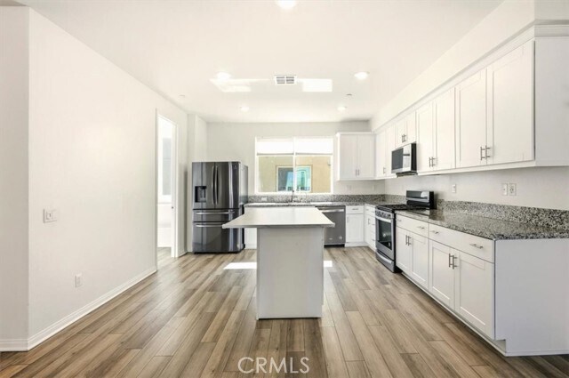 Building Photo - 14051 Diamond