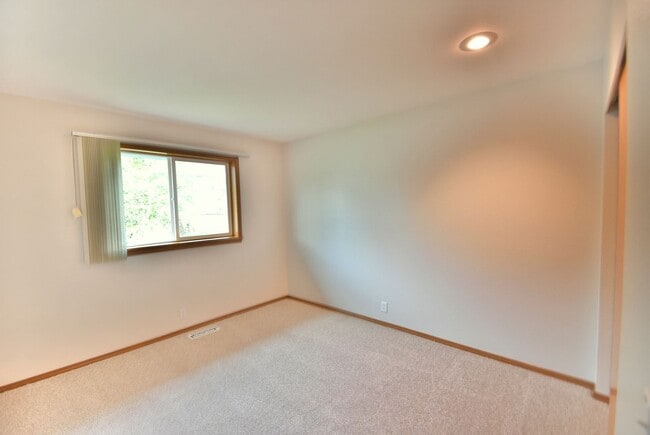 Building Photo - 3bd/2ba Mukilteo Home
