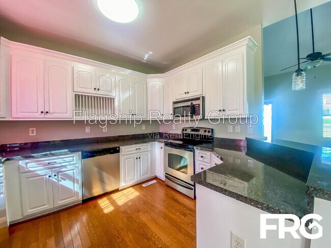 Building Photo - 101 Autumn Ridge Dr