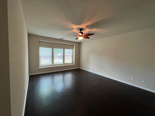 Building Photo - 3 bedroom home over 2100 sqft!  Little Elm...