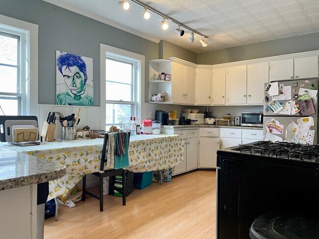 Building Photo - 44 Orchard St