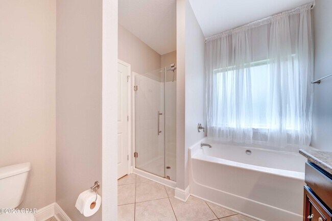 Building Photo - 4018 Brook Stone Dr