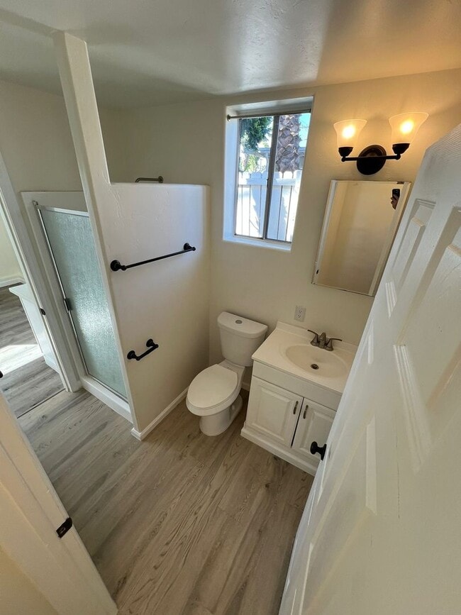 Building Photo - Charming 1BR/1BA w/Private Yard.  A Few Blocks From The Beach!