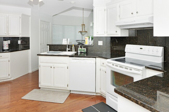 Building Photo - 888 Saddlebred Way