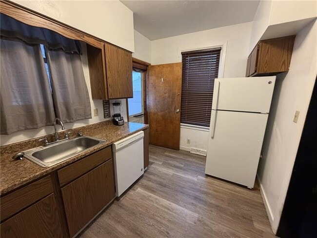 Building Photo - 510 Ivory Ave