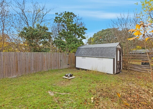 Building Photo - Updated 3 Bedroom Home in Northside ISD with Pool Access
