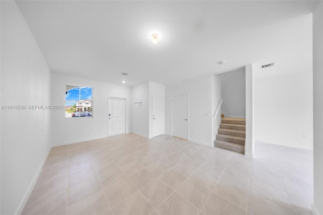 Building Photo - 2751 SE 25th Ave