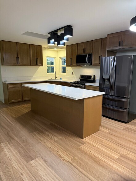 Building Photo - 3801 Bianchi Way