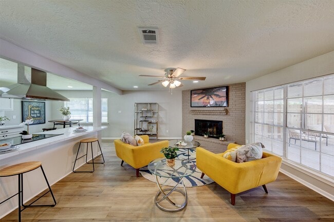 Building Photo - 8511 Honeysuckle