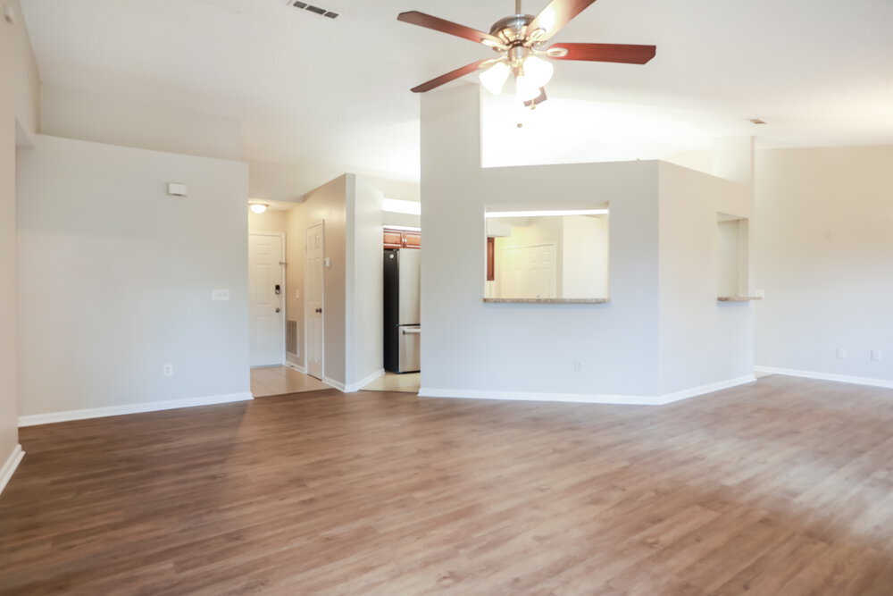 Building Photo - 380 Willow Green Dr